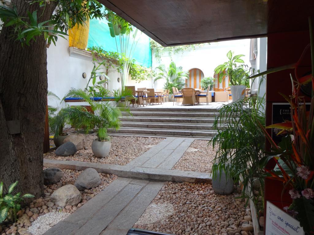 Hotel Le Dupleix Puducherry Exterior foto