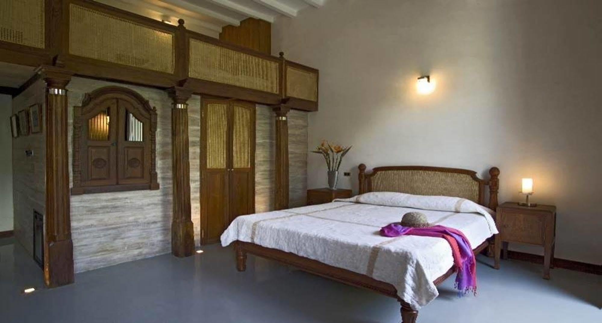 Hotel Le Dupleix Puducherry Exterior foto